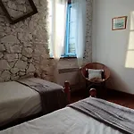 Les Volets Bleus Du Segur Holiday home *