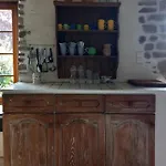 Holiday home Les Volets Bleus Du Segur *