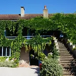 Les Volets Bleus Du Segur Holiday home *