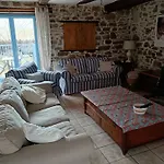 Les Volets Bleus Du Segur Holiday home