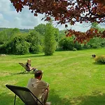 Holiday home Les Volets Bleus Du Segur *