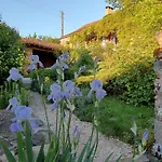Les Volets Bleus Du Segur Holiday home Le Segur