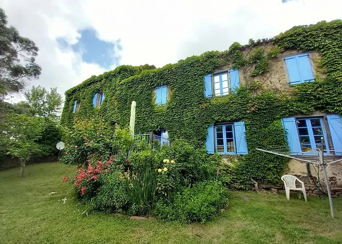 펜션 Les Volets Bleus Du Segur