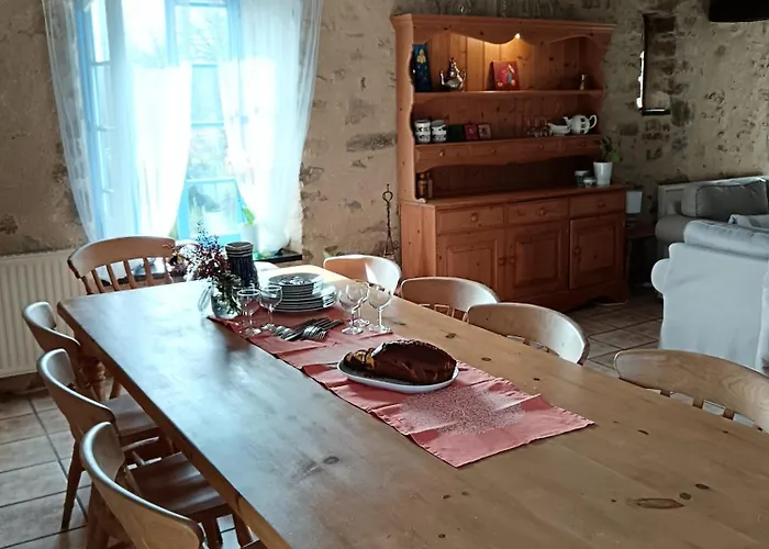 Les Volets Bleus Du Segur