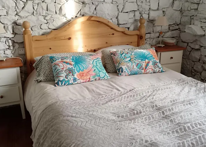 Les Volets Bleus Du Segur