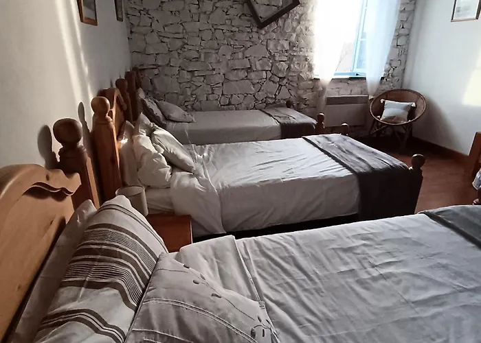 Les Volets Bleus Du Segur Le Segur