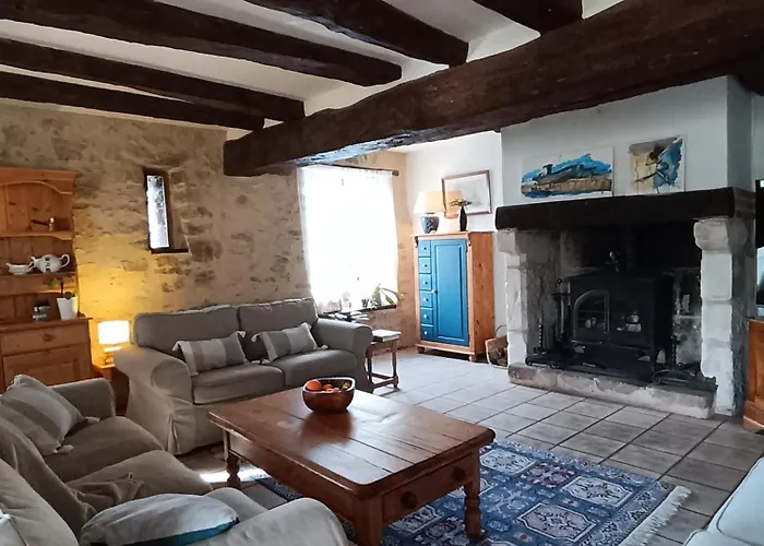 Les Volets Bleus Du Segur 펜션 *