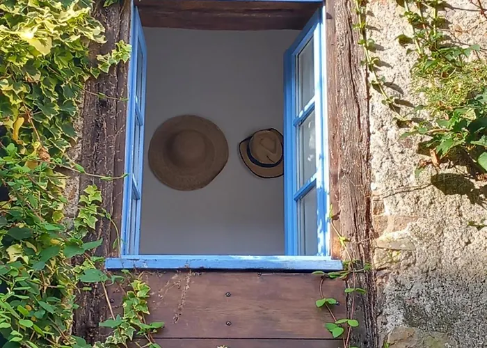 Les Volets Bleus Du Segur 펜션