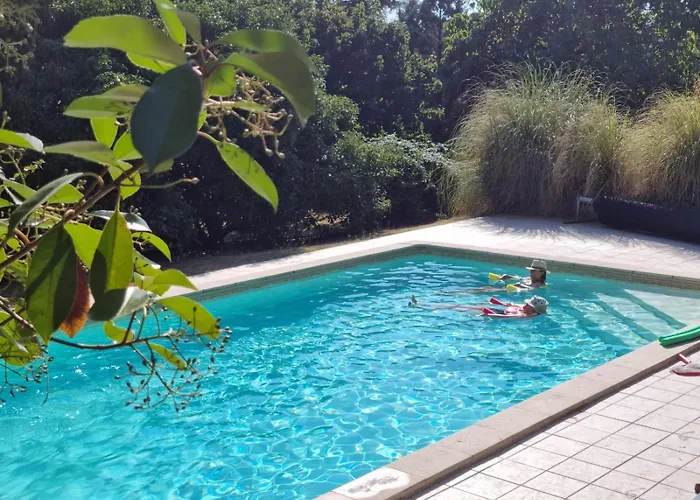 Les Volets Bleus Du Segur Le Segur