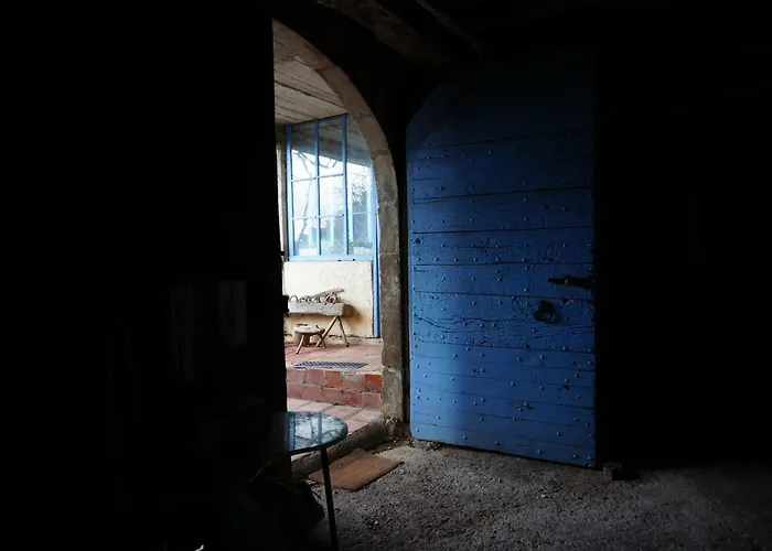 Les Volets Bleus Du Segur