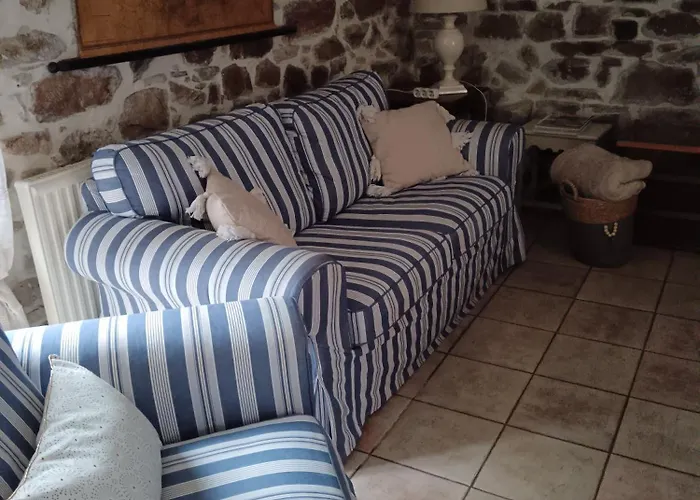 펜션 Les Volets Bleus Du Segur Le Segur