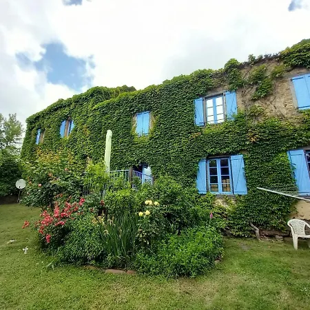 Сasa de vacaciones Les Volets Bleus Du Segur