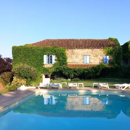 Les Volets Bleus Du Segur