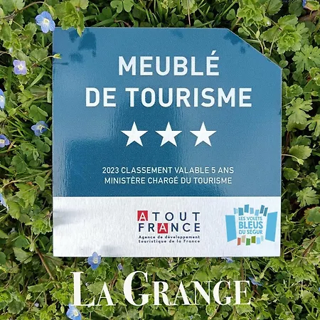 Les Volets Bleus Du Segur Holiday home Le Segur