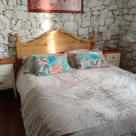 Les Volets Bleus Du Segur