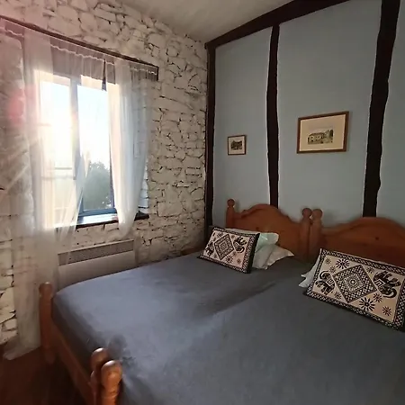 Les Volets Bleus Du Segur Сasa de vacaciones Le Segur