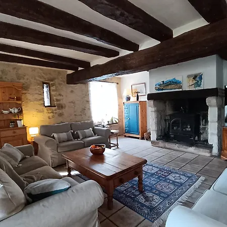 Les Volets Bleus Du Segur Holiday home *