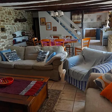 Les Volets Bleus Du Segur Holiday home Le Segur