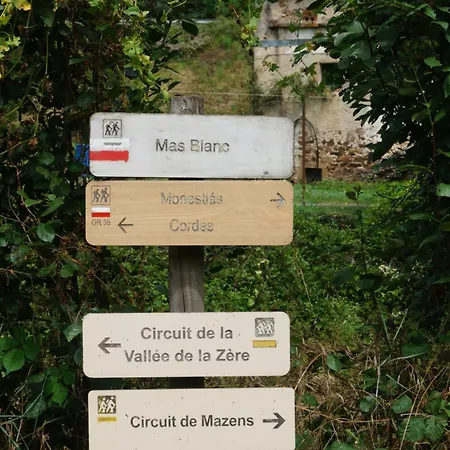 Les Volets Bleus Du Segur Le Ségur