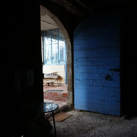 Les Volets Bleus Du Segur