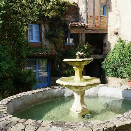 Les Volets Bleus Du Segur