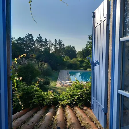 Les Volets Bleus Du Segur *