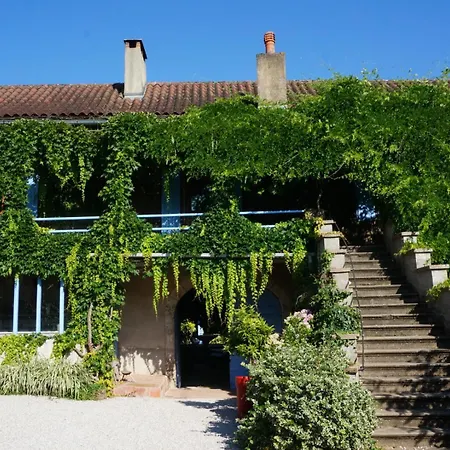 Les Volets Bleus Du Segur Holiday home *