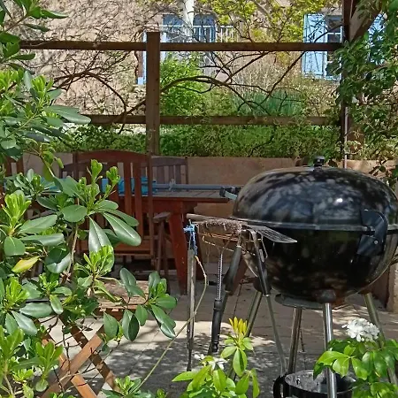 Сasa de vacaciones Les Volets Bleus Du Segur *