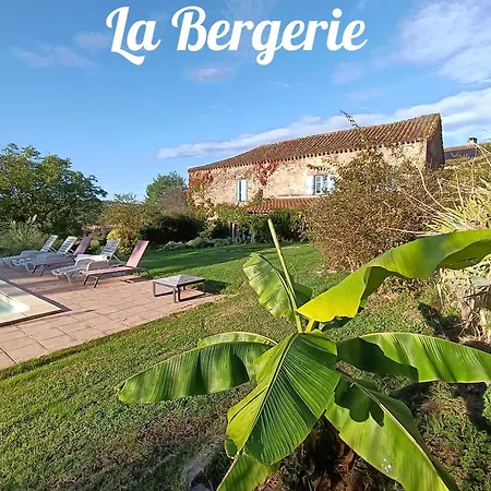 Les Volets Bleus Du Segur Holiday home