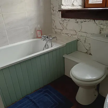 Les Volets Bleus Du Segur *