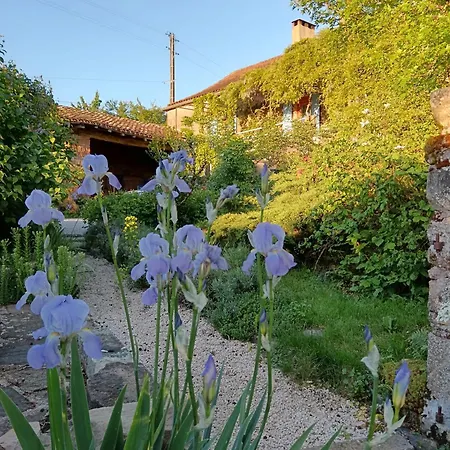 Les Volets Bleus Du Segur Holiday home Le Segur