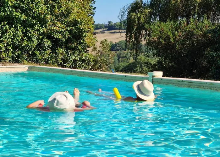 Les Volets Bleus Du Segur Holiday home Le Segur